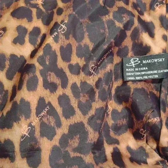 B Makowsky leather purse dark tan - Picture 11 of 11